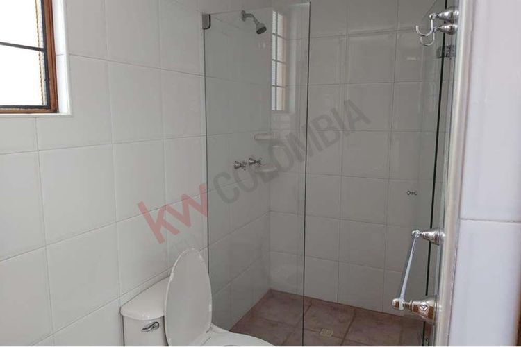 Casa de 5 alcobas en venta en Sotileza, Bogotá, 350 m² · foto 13 de 24