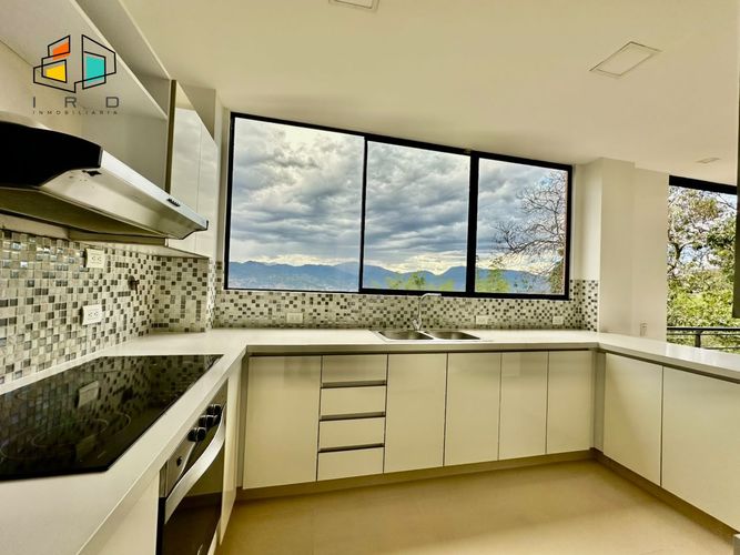 Casa de 4 alcobas en venta en Loma El Atravesado, Envigado, 110 m² · foto 15 de 24
