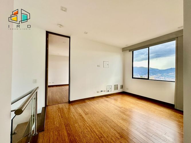 Casa de 4 alcobas en venta en Loma El Atravesado, Envigado, 110 m² · foto 22 de 24
