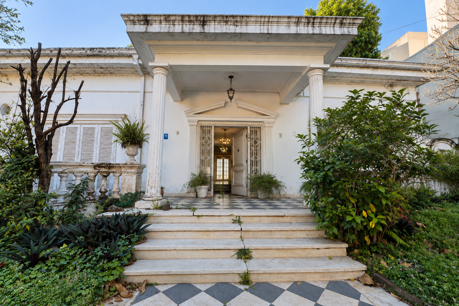 Barrio Villa Morra - Residencia colonial de estilo clásico en venta — foto 2