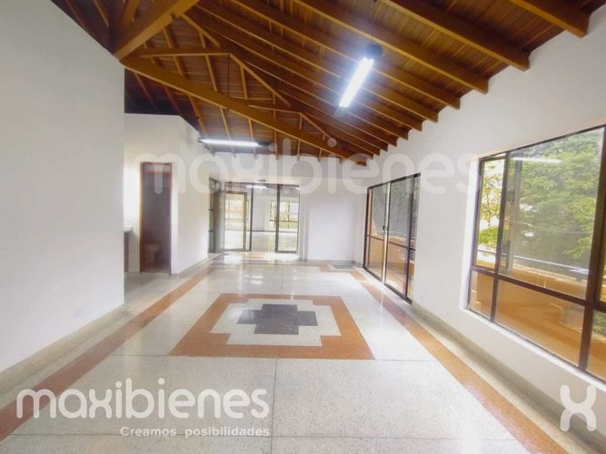 Oficina en arriendo en Estadio, Medellín, 140 m² · foto 8 de 15