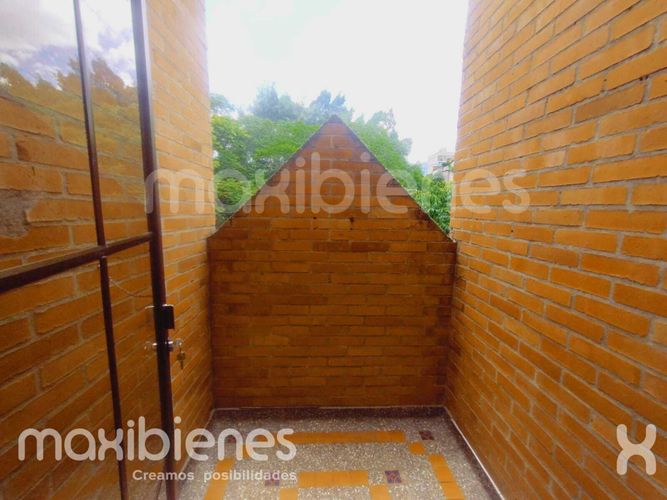 Oficina en arriendo en Estadio, Medellín, 140 m² · foto 10 de 15
