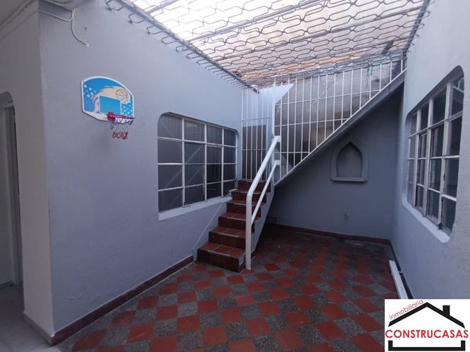 Casa de 5 alcobas en arriendo en Miraflores, Medellín, 210 m² · foto 7 de 18