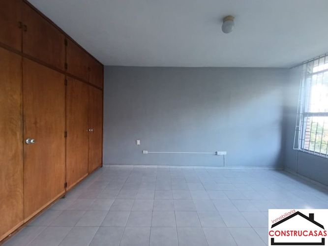 Casa de 5 alcobas en arriendo en Miraflores, Medellín, 210 m² · foto 9 de 18