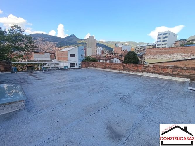 Casa de 5 alcobas en arriendo en Miraflores, Medellín, 210 m² · foto 17 de 18