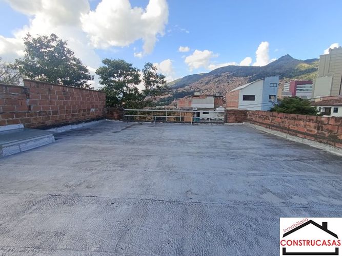 Casa de 5 alcobas en arriendo en Miraflores, Medellín, 210 m² · foto 18 de 18