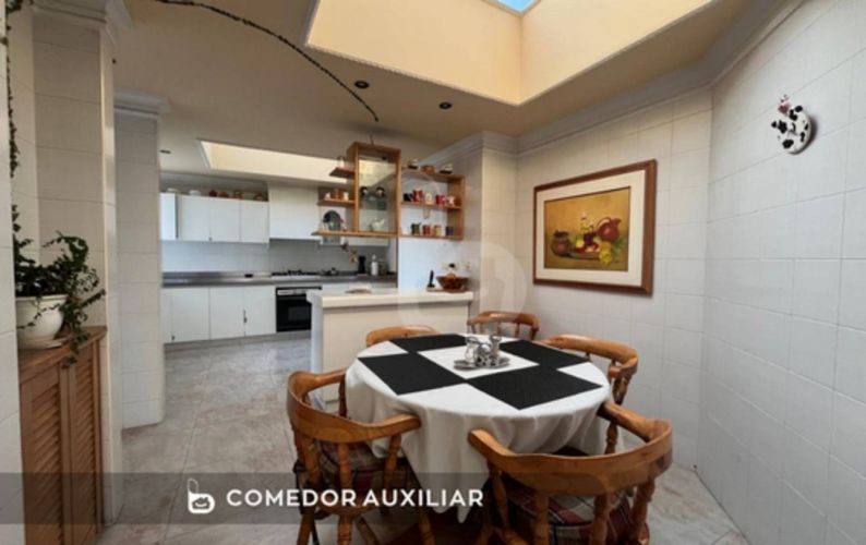 Apartamento de 3 alcobas en venta en Santa Barbara Alta, Bogotá, 201 m² · foto 8 de 22