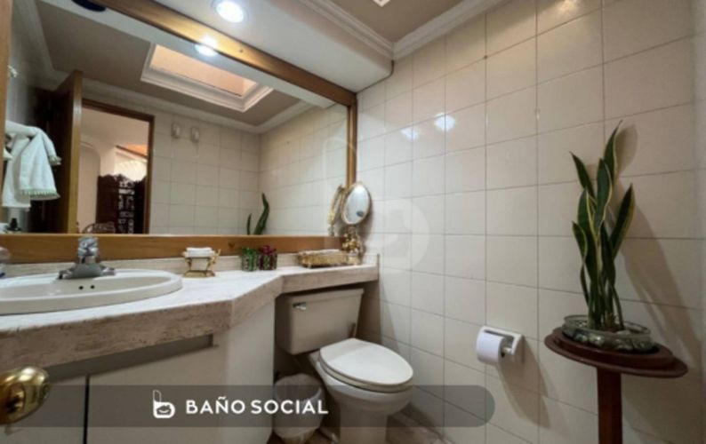 Apartamento de 3 alcobas en venta en Santa Barbara Alta, Bogotá, 201 m² · foto 18 de 22