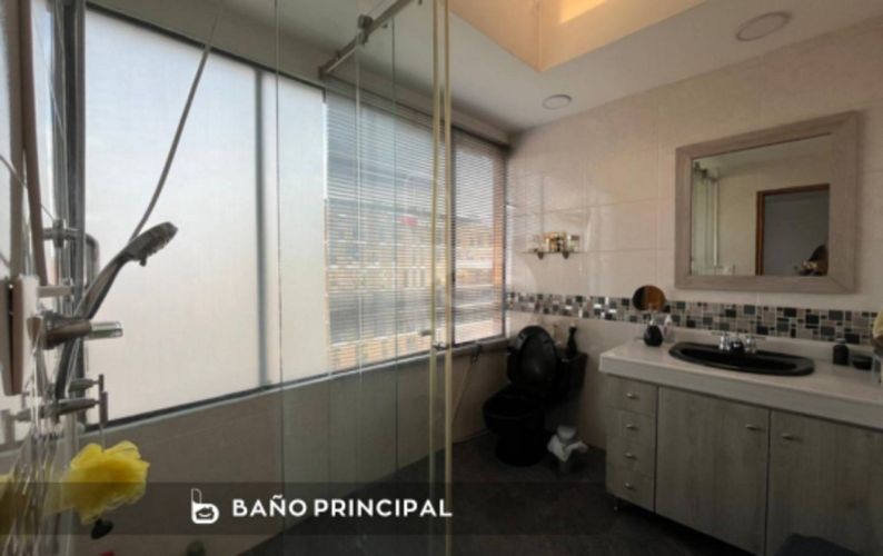 Apartamento de 3 alcobas en venta en Santa Barbara Alta, Bogotá, 201 m² · foto 21 de 22
