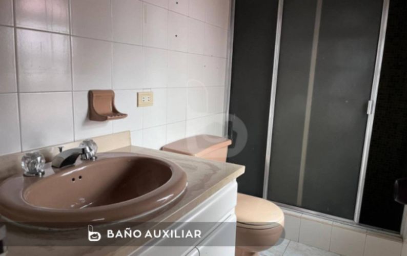 Casa de 6 alcobas en arriendo en Navarra, Bogotá, 252 m² · foto 12 de 20