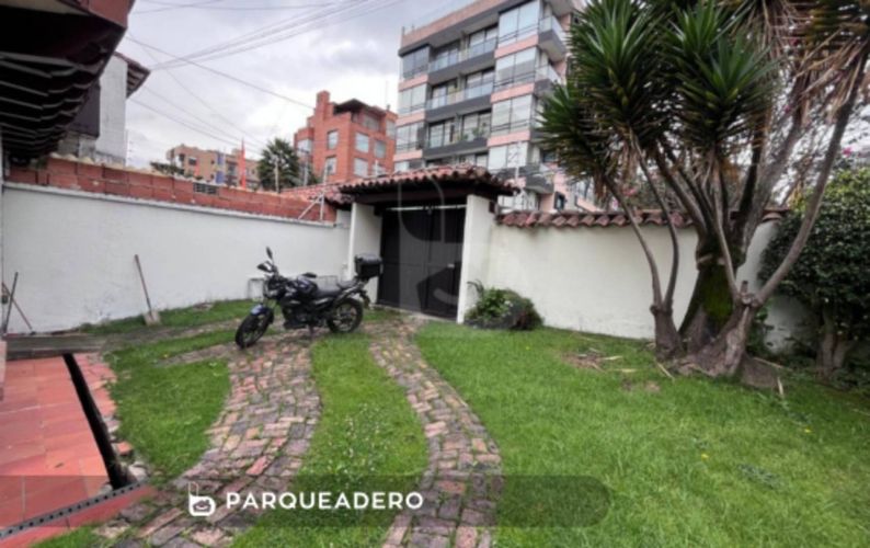 Casa de 6 alcobas en arriendo en Navarra, Bogotá, 252 m² · foto 18 de 20