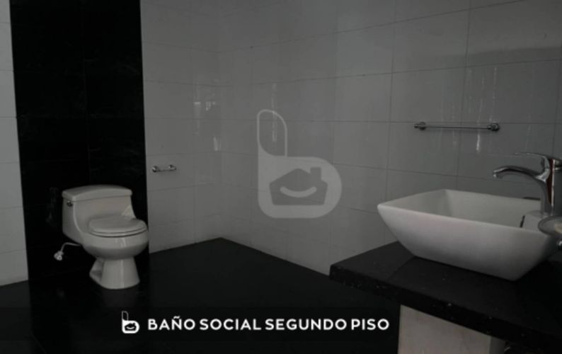 Casa de 6 alcobas en arriendo en Navarra, Bogotá, 252 m² · foto 19 de 20