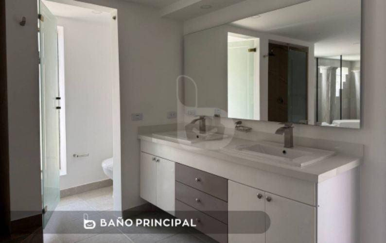 Apartamento de 5 alcobas en venta en La Carolina, Bogotá, 1000 m² · foto 3 de 15