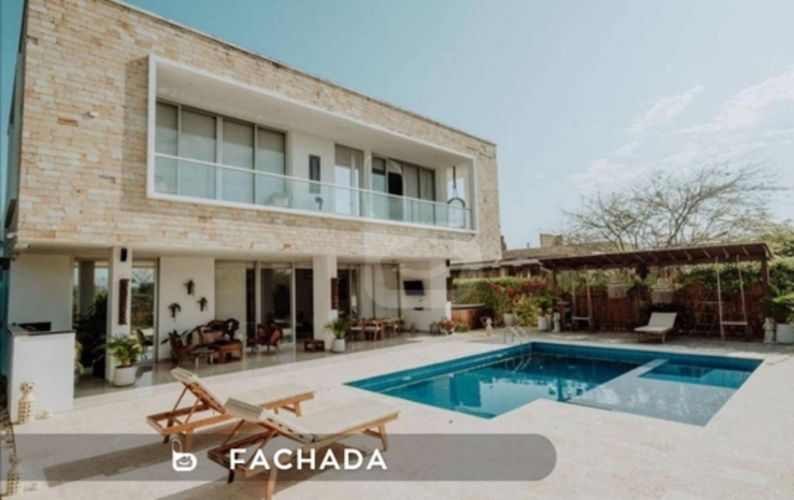 Casa de 8 alcobas en arriendo en El Rubi, Cartagena, 852 m² · foto 2 de 18