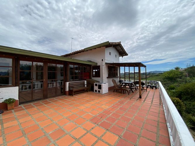 Finca en arriendo en El Socorro, Marinilla, 140 m² · foto 2 de 20