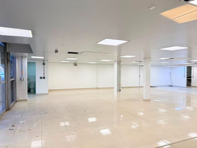 Local en venta en Cristo Rey, Medellín, 460 m² · foto 16 de 19