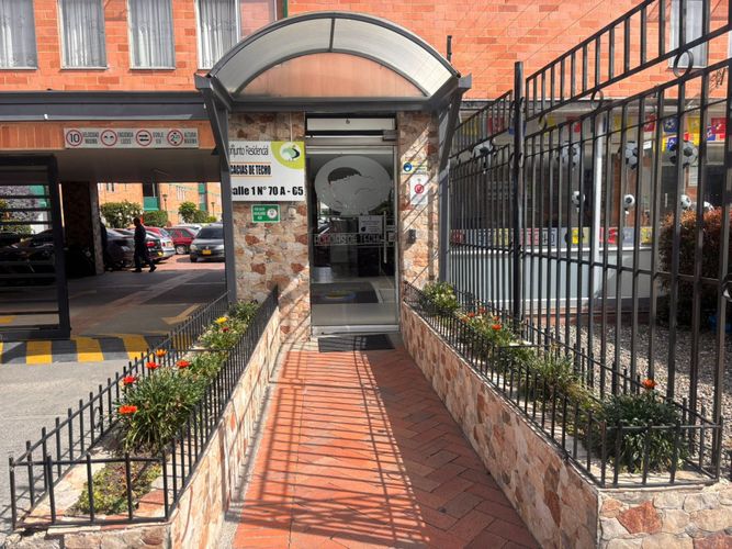 Casa de 4 alcobas en venta en Techo, Bogotá, 52 m² · foto 2 de 24