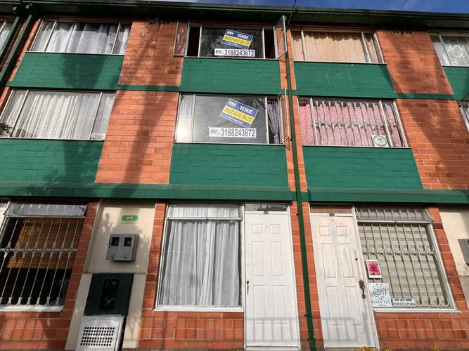 Casa de 4 alcobas en venta en Techo, Bogotá, 52 m² · foto 4 de 24