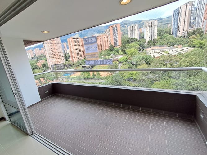 Apartamento de 3 alcobas en arriendo en Los Balsos, Medellín, 116 m² · foto 8 de 21
