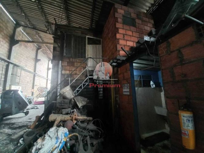 Casa en venta en La Cabana Fontibon, Bogotá, 1334 m² · foto 3 de 13