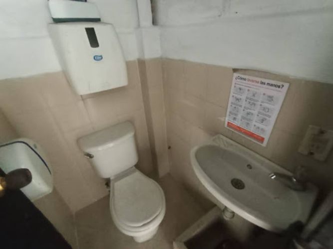 Local en arriendo en El Chagualo, Medellín, 18 m² · foto 6 de 6