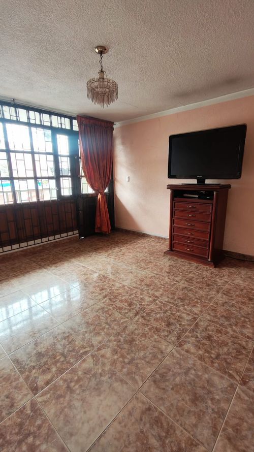 Casa de 4 alcobas en venta en Villa Mayor, Bogotá, 198 m² · foto 3 de 17