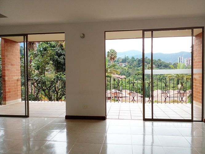 Casa de 3 alcobas en arriendo en Los Naranjos, Envigado, 460 m² · foto 17 de 20