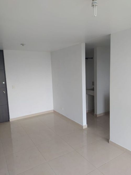 Apartamento de 3 alcobas en venta en Niquia, Bello, 70 m² · foto 5 de 18