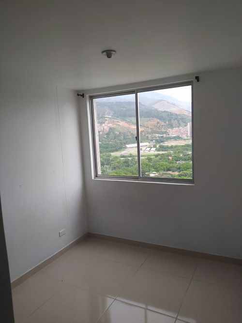 Apartamento de 3 alcobas en venta en Niquia, Bello, 70 m² · foto 16 de 18