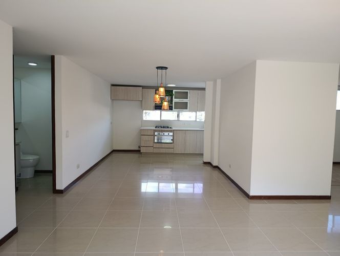 Apartamento de 3 alcobas en arriendo en Los Balsos, Medellín, 135 m² · foto 5 de 24