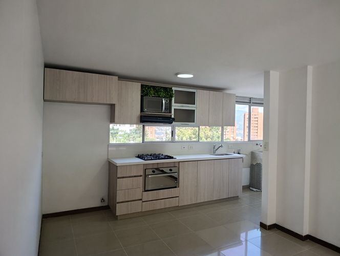 Apartamento de 3 alcobas en arriendo en Los Balsos, Medellín, 135 m² · foto 9 de 24