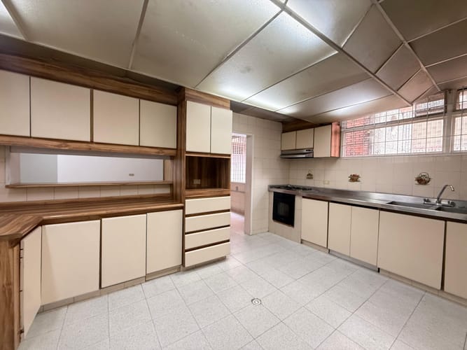 Apartamento de 3 alcobas en venta en Chico Norte, Bogotá, 230 m² · foto 7 de 22