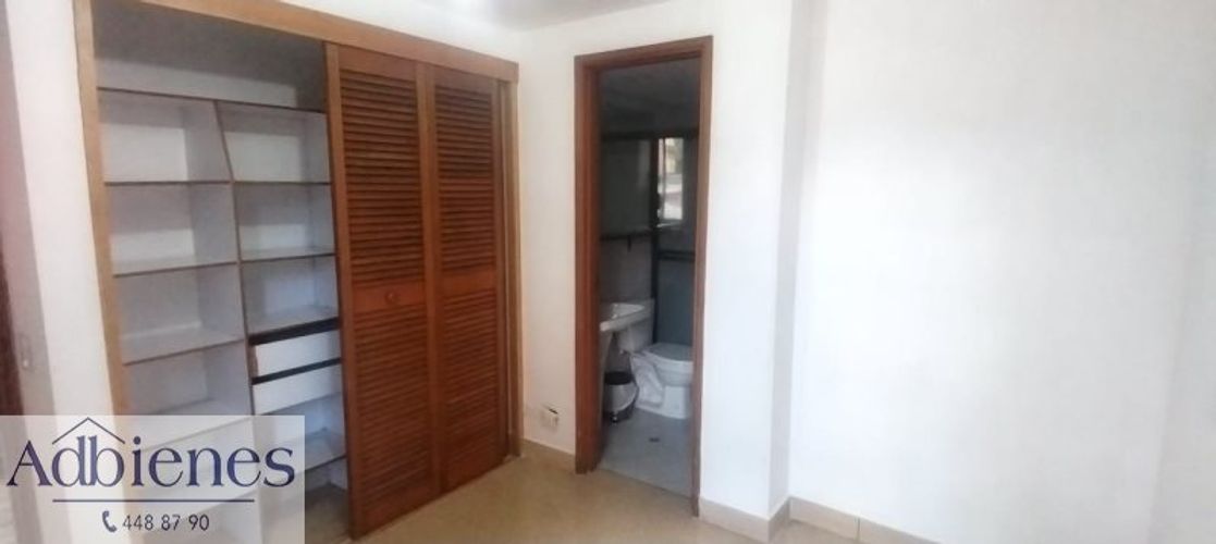 Apartamento de 2 alcobas en arriendo en Laureles, Medellín, 52 m² · foto 9 de 14