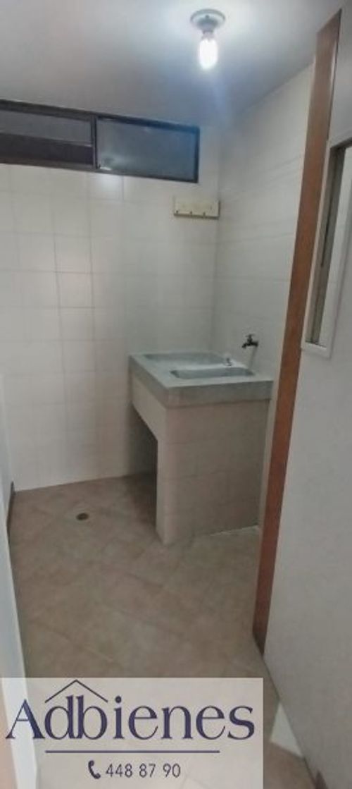 Apartamento de 2 alcobas en arriendo en Laureles, Medellín, 52 m² · foto 13 de 14