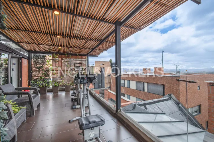 Apartamento de 3 alcobas en venta en Los Rosales, Bogotá, 250 m² · foto 18 de 18