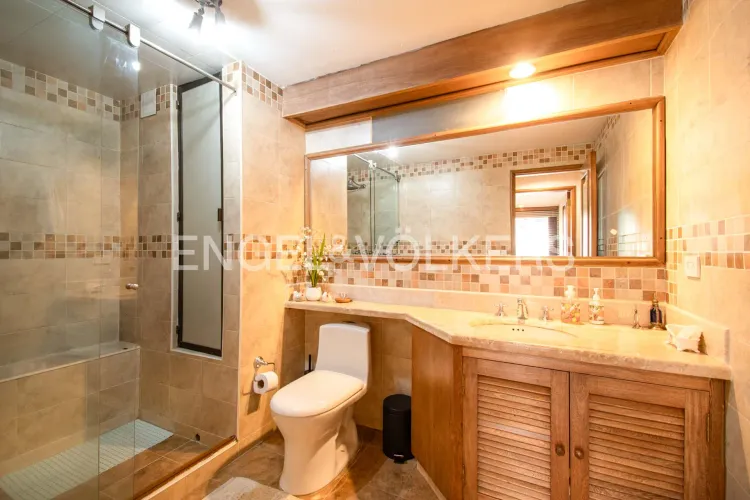 Apartamento de 3 alcobas en venta en Los Rosales, Bogotá, 250 m² · foto 15 de 18
