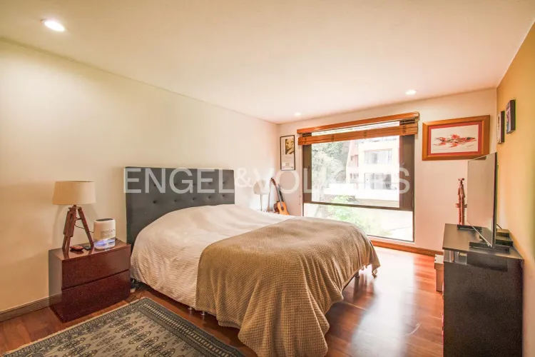 Apartamento de 3 alcobas en venta en Los Rosales, Bogotá, 250 m² · foto 13 de 18