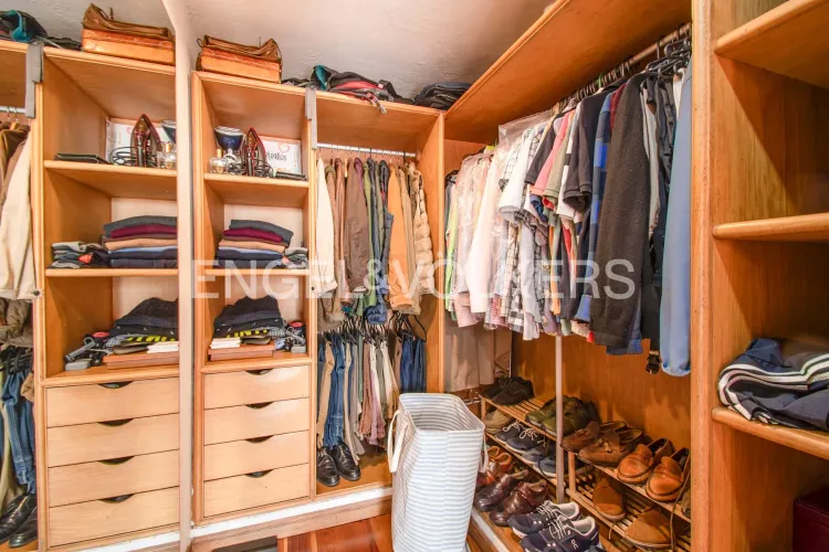 Apartamento de 3 alcobas en venta en Los Rosales, Bogotá, 250 m² · foto 12 de 18