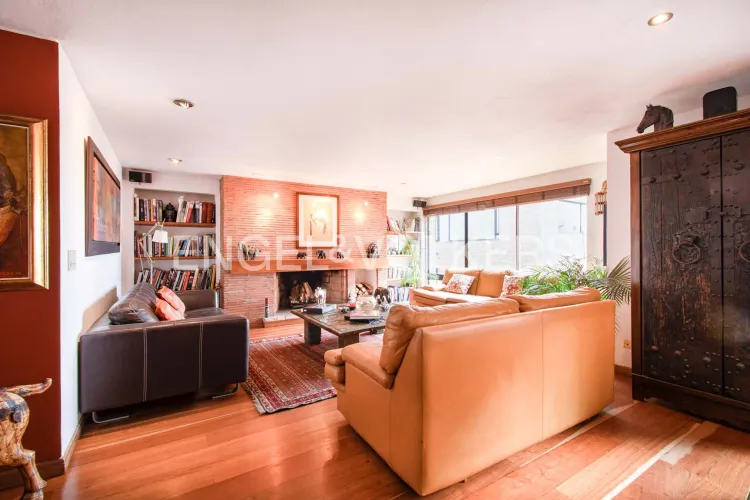 Apartamento de 3 alcobas en venta en Los Rosales, Bogotá, 250 m² · foto 3 de 18