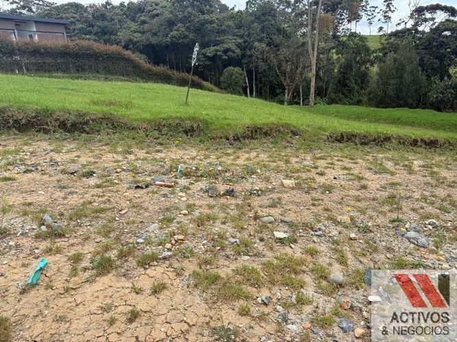 Lote en venta en Las Palmas, Envigado, 2480 m² · foto 2 de 8