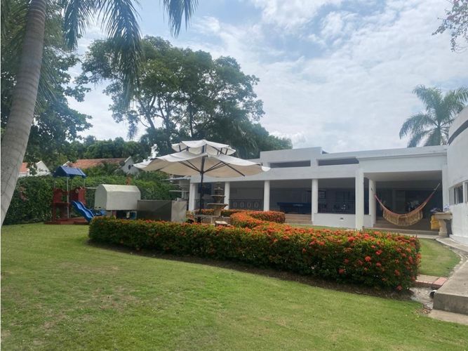Casa de 5 alcobas en venta en Girardot, Girardot, 580 m² · foto 3 de 10