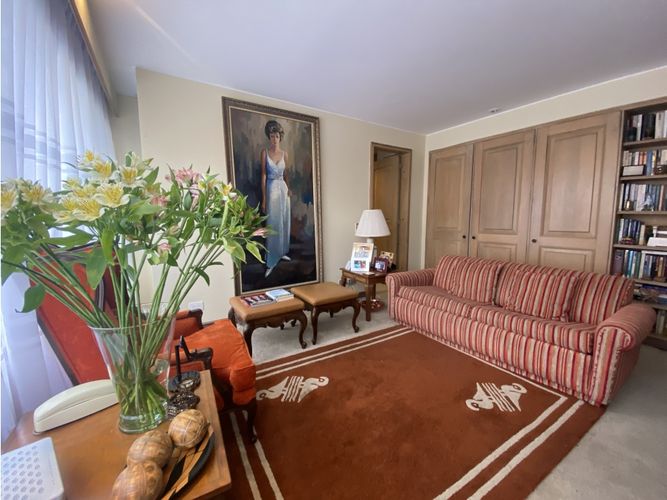 Apartamento de 3 alcobas en venta en La Carolina, Bogotá, 208 m² · foto 3 de 22
