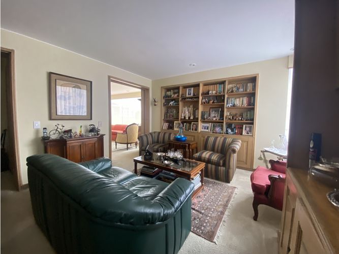 Apartamento de 3 alcobas en venta en La Carolina, Bogotá, 208 m² · foto 4 de 22
