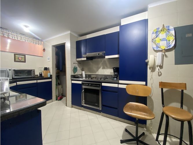 Apartamento de 3 alcobas en venta en La Carolina, Bogotá, 208 m² · foto 8 de 22
