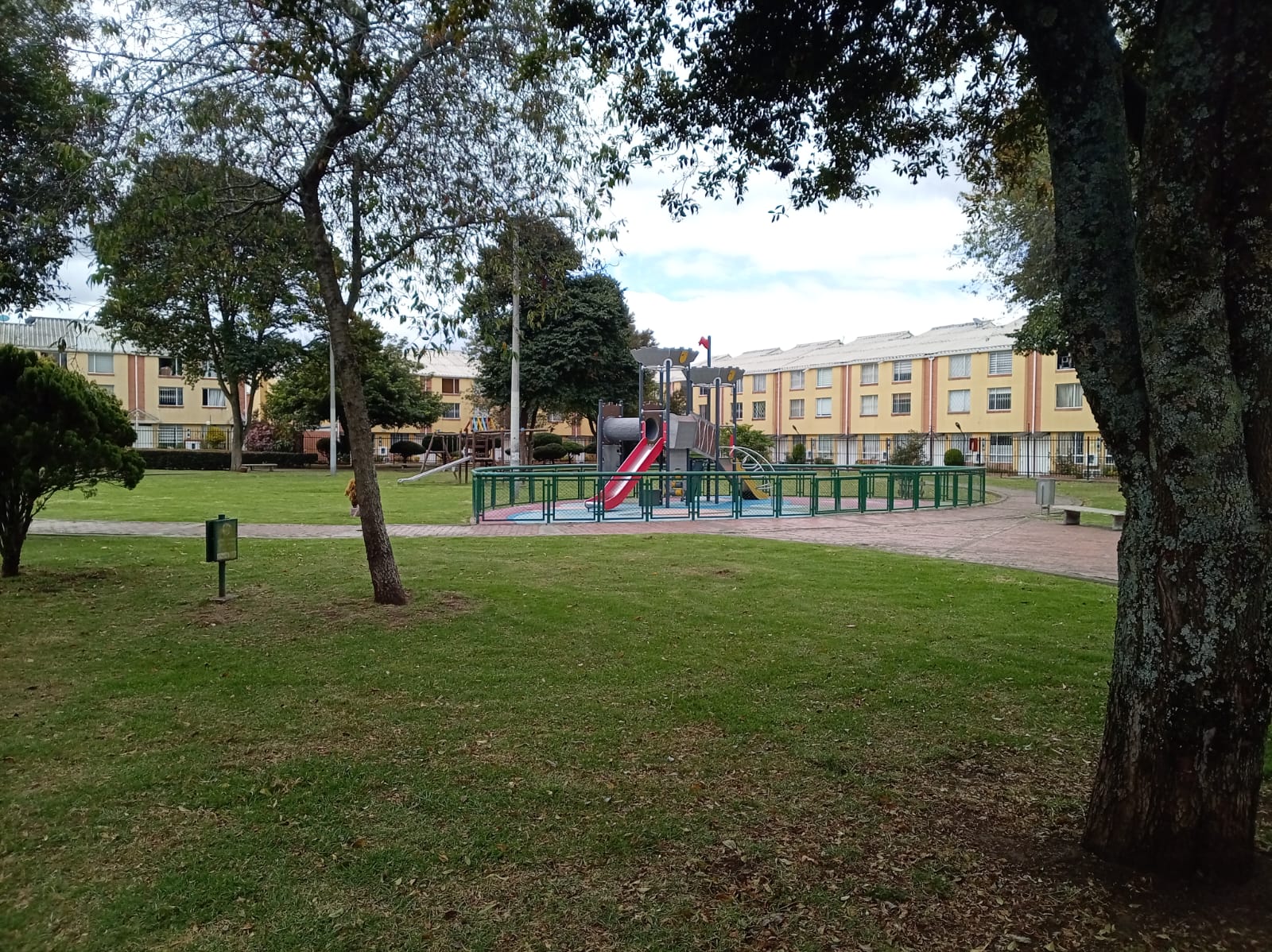 Casa en venta en Mirandela, Bogotá · foto 4 de 15
