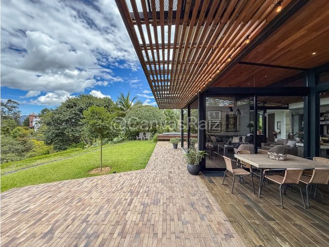 Casa de 4 alcobas en venta en Guamito, La Ceja, 372 m² · foto 6 de 24