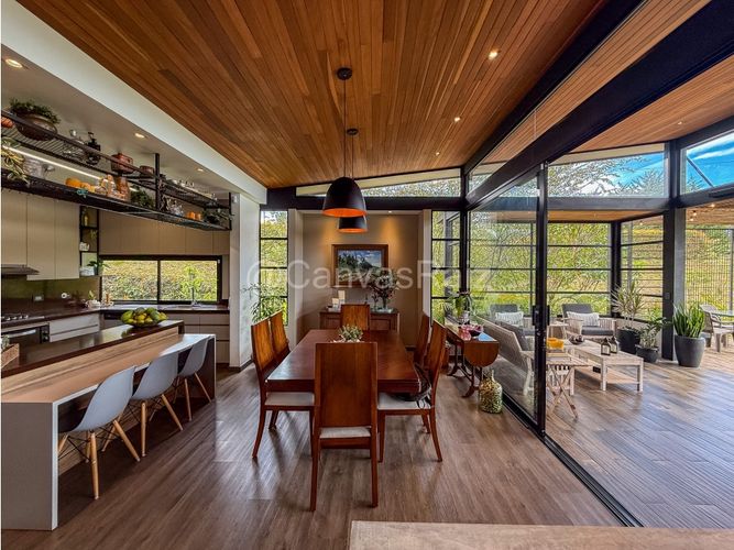 Casa de 4 alcobas en venta en Guamito, La Ceja, 372 m² · foto 10 de 24