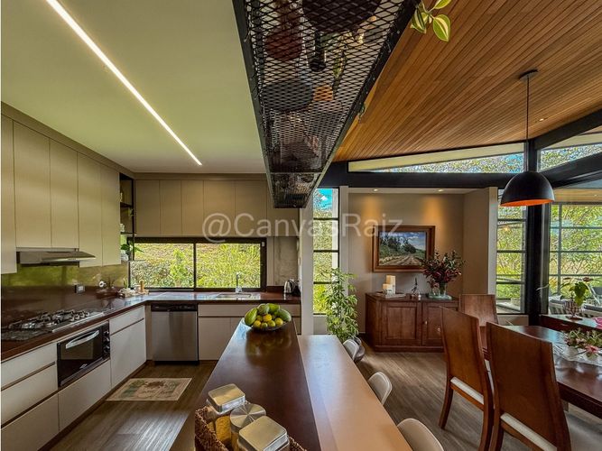 Casa de 4 alcobas en venta en Guamito, La Ceja, 372 m² · foto 11 de 24
