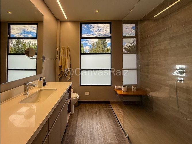 Casa de 4 alcobas en venta en Guamito, La Ceja, 372 m² · foto 16 de 24