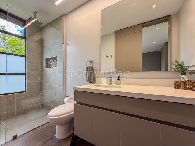 Casa de 4 alcobas en venta en Guamito, La Ceja, 372 m² · foto 19 de 24